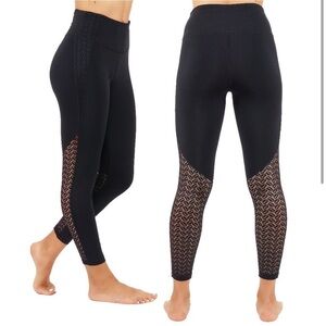 NWT! Mono B Lace Cutout Leggings